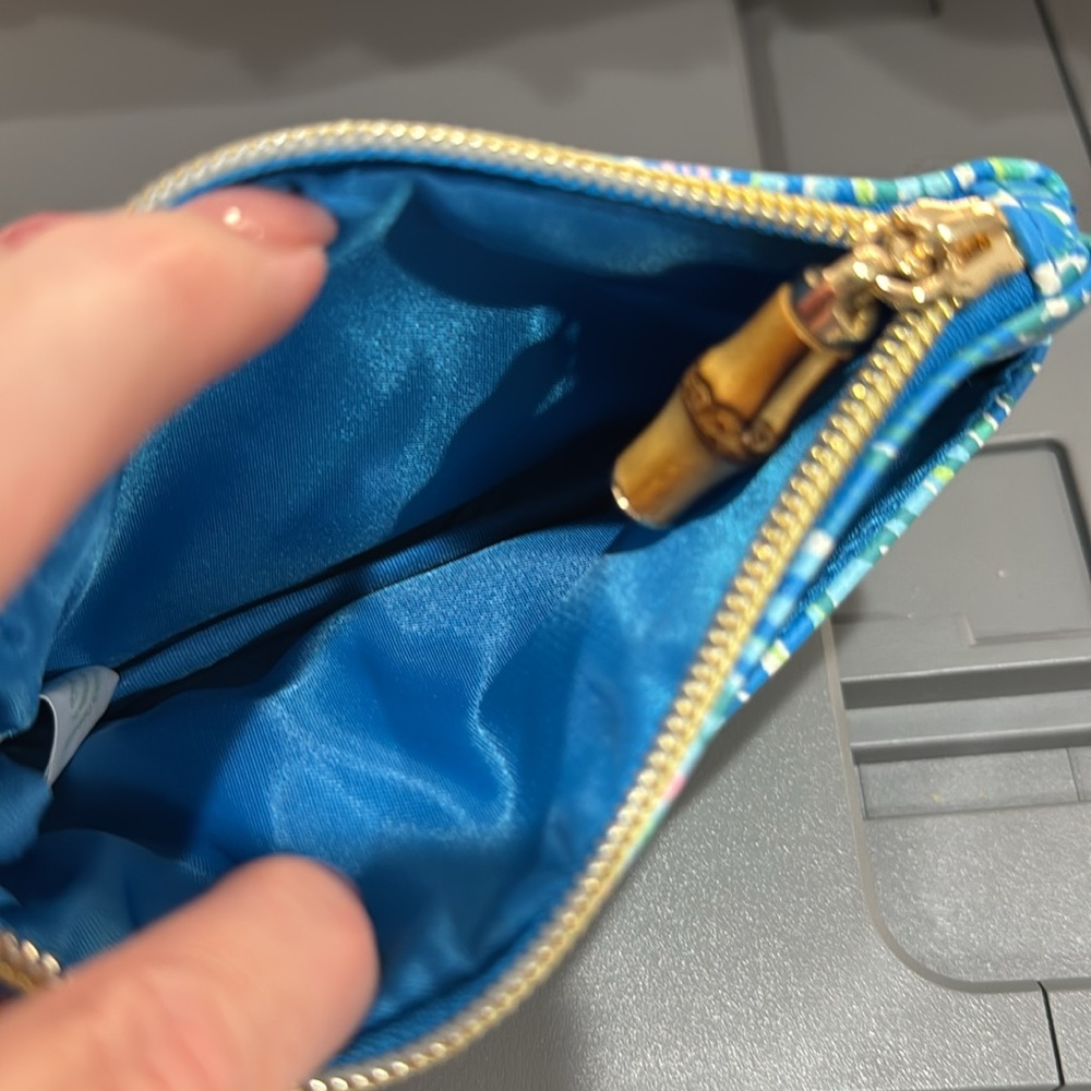 New  Lilly Pulitzer pouch - Picture 4 of 7